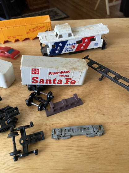 Lot of TYCO Train Cars and Parts for a Model Train set (For Parts Only)