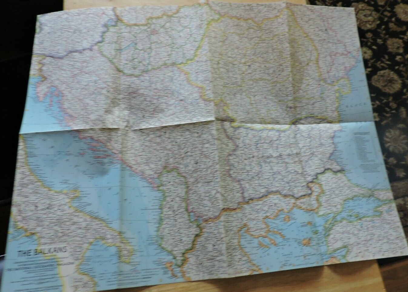 NATIONAL GEORGRAPHIC MAP OF THE BALKANS  1962