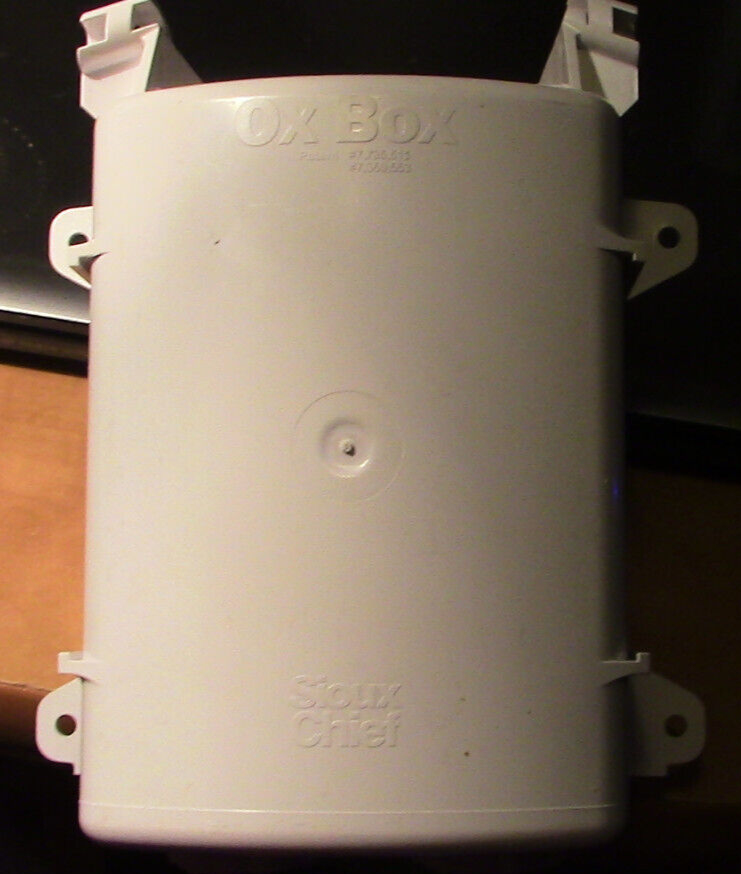 Sioux Chief Ox Box Outlet Box for 1/2" PEX or MPT. Lead-Free.