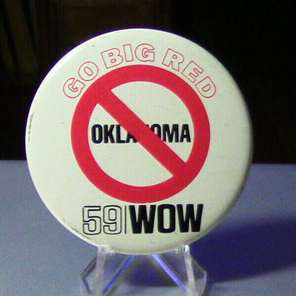 GO BIG RED 59 WOW-1981 Sports Pin (81 schedule on back of pin)