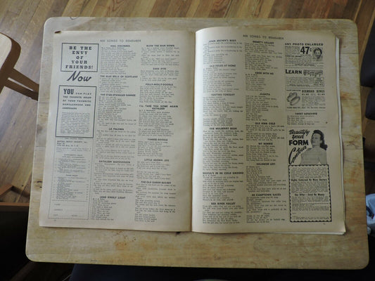 400 Songs To Remember Vol 2 No 2 Magazine, December 1942