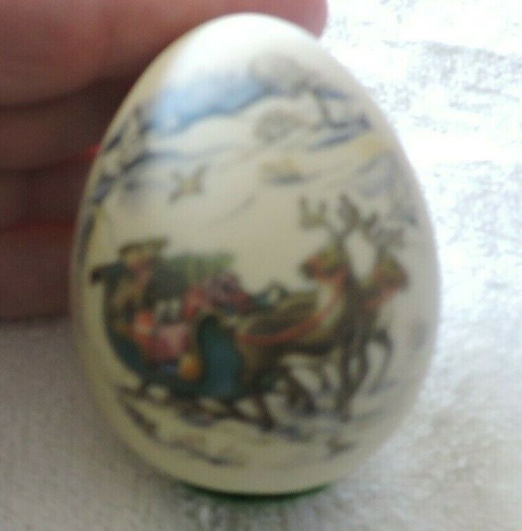 WOMACK DECORATIVE EGG---SLEIGH SCENE   USA