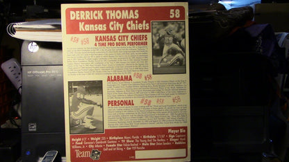 Official NFL: Kansas City Chiefs Picture Packet (7 Player Photo's & History)