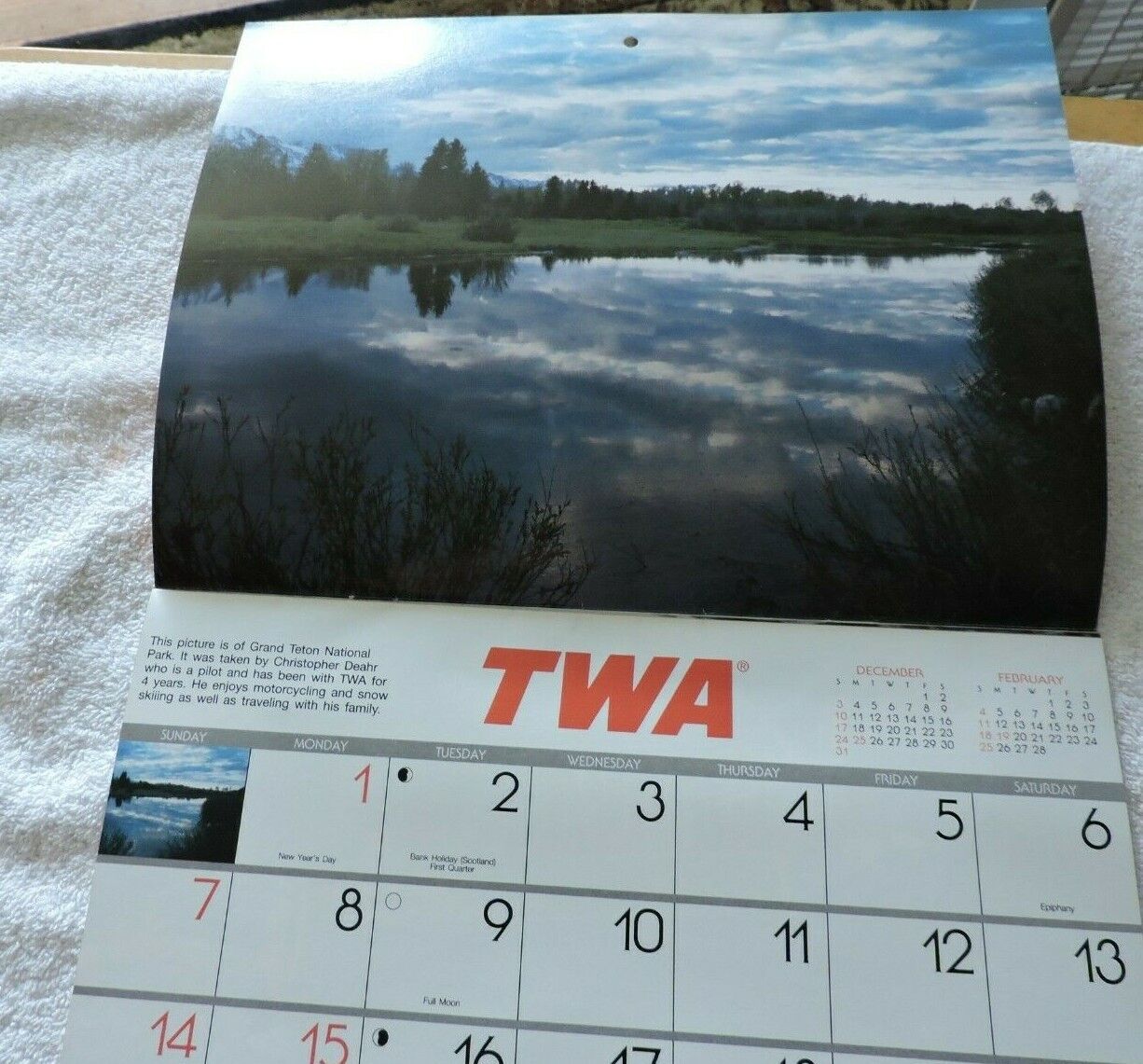 COLLECTIBLE TRANS WORLD AIRLINE 2001 TRAVEL CALENDAR-NEW