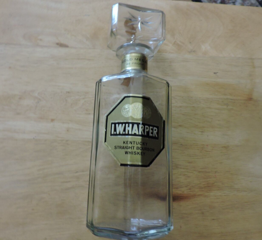 I.W.HARPER KENTUCKY STRAIGHT BOURBON WHISKEY DECANTUER