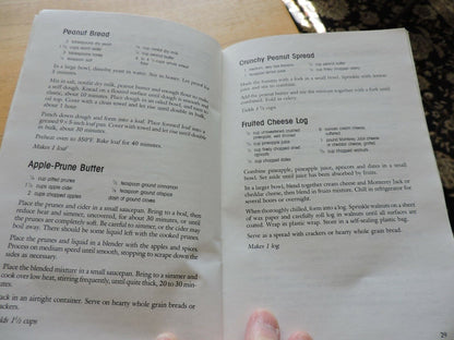 TRAIL FOOD--EASY,  HEALTHY AND DELICIOUS 1989--BACKPACKER