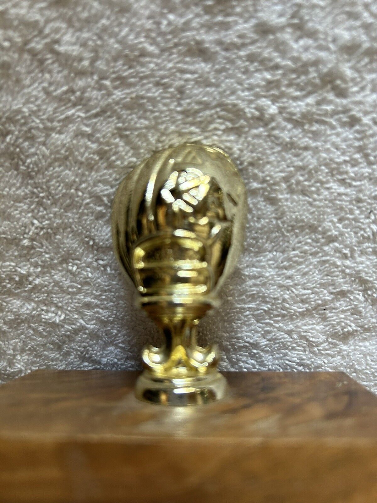 TROPHY: BASEBALL GLOVE--PLASTIC--WOOD BASE--3.75X3.5X3 INCHES