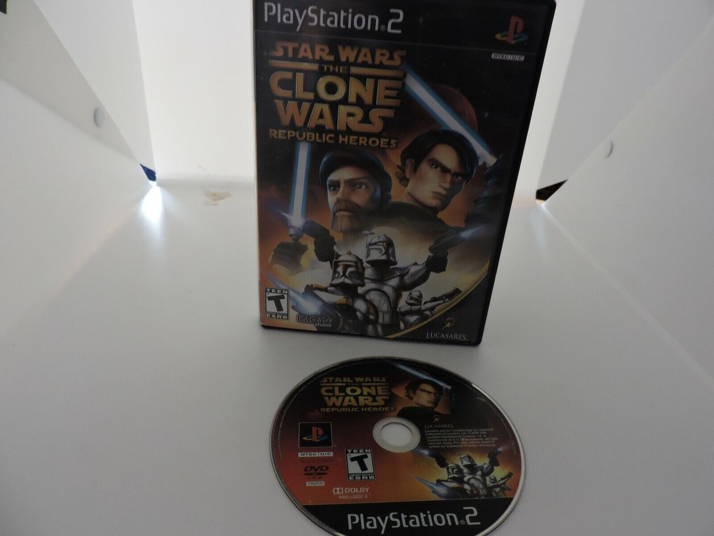 PLAYSTATION 2 GAME  STARS WARS CLONE WARS REPULIC HEROES (T RATED)
