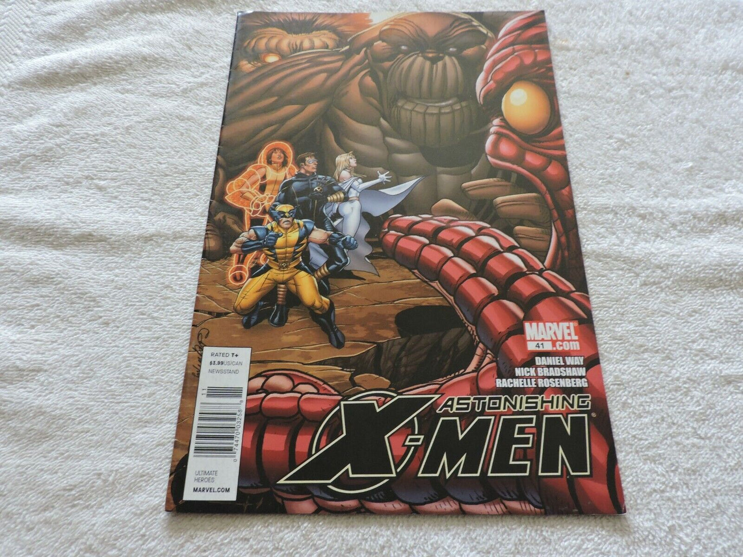 Astonishing X-Men Issue 41 Marvel Comics  UNGRADED  2011