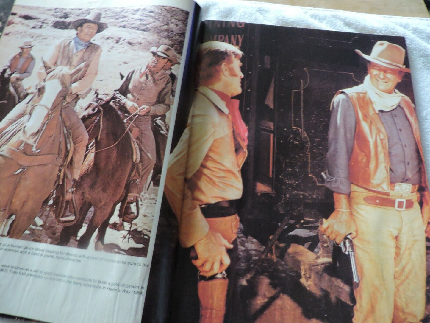JOHN WAYNE & THE GREAT COWBOY HEROES MAGAZINE  1979