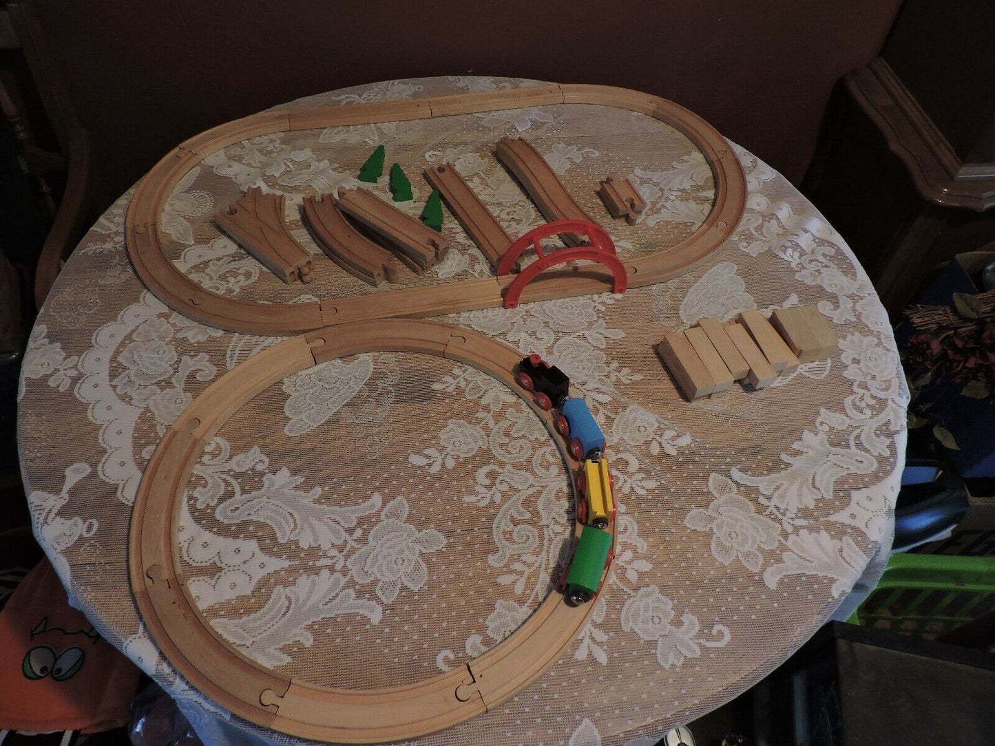 WOODEN TRAIN TRACK AND 4 PIECE TRAIN SET