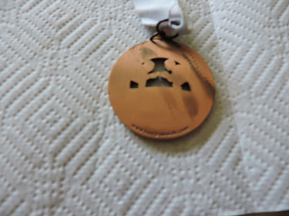 SANTA CLARA VELLEY   WRESTING ASSOCIATION ROUND MEDAL ON WHITE RIBBON