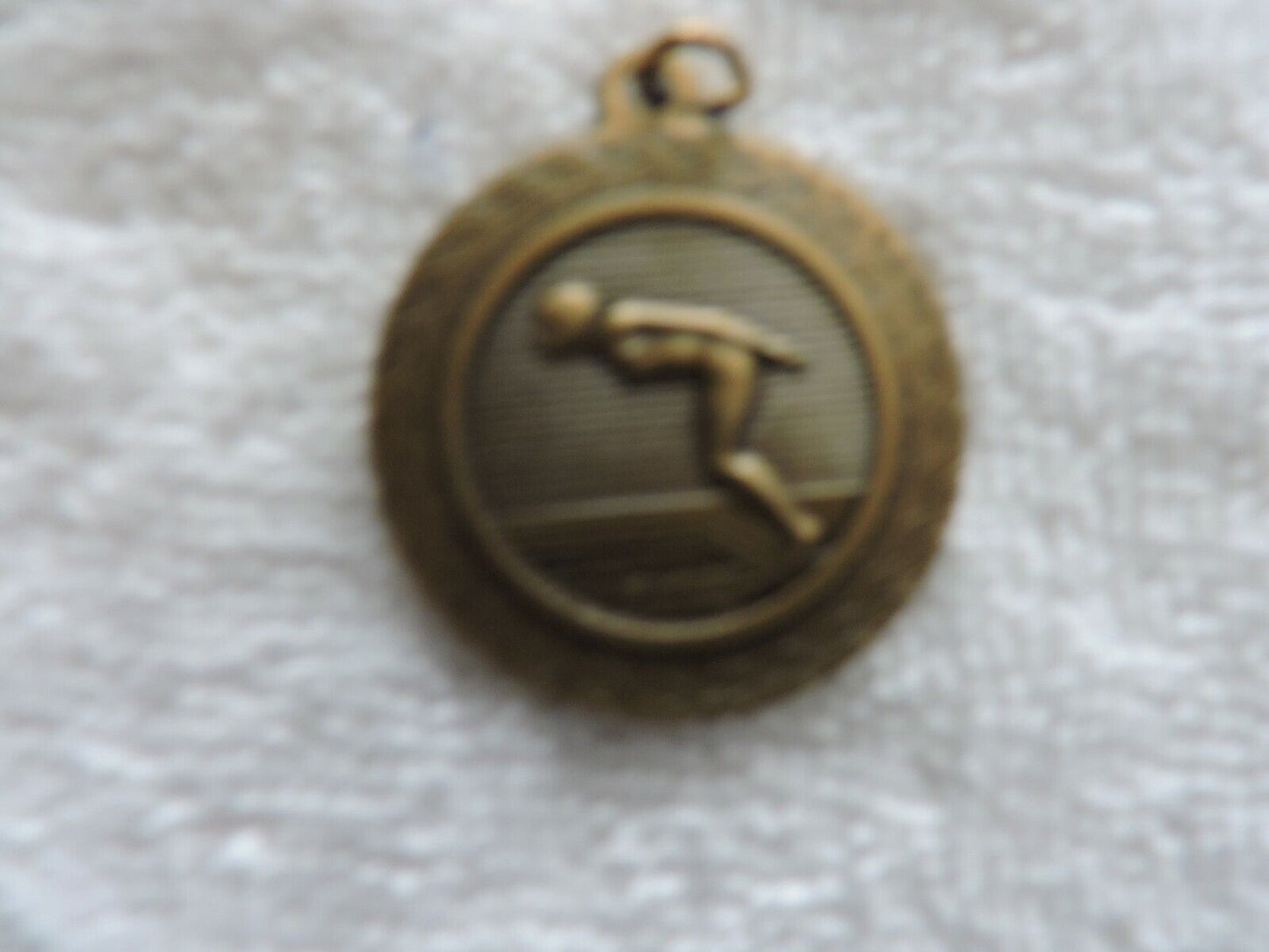 SWIMMING/DIVING  MEDAL  GOLD COLORED, 1.25 INCH ROUND