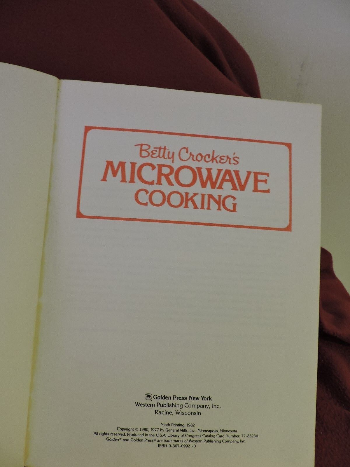 Betty Crocker's Microwave Cooking  1982
