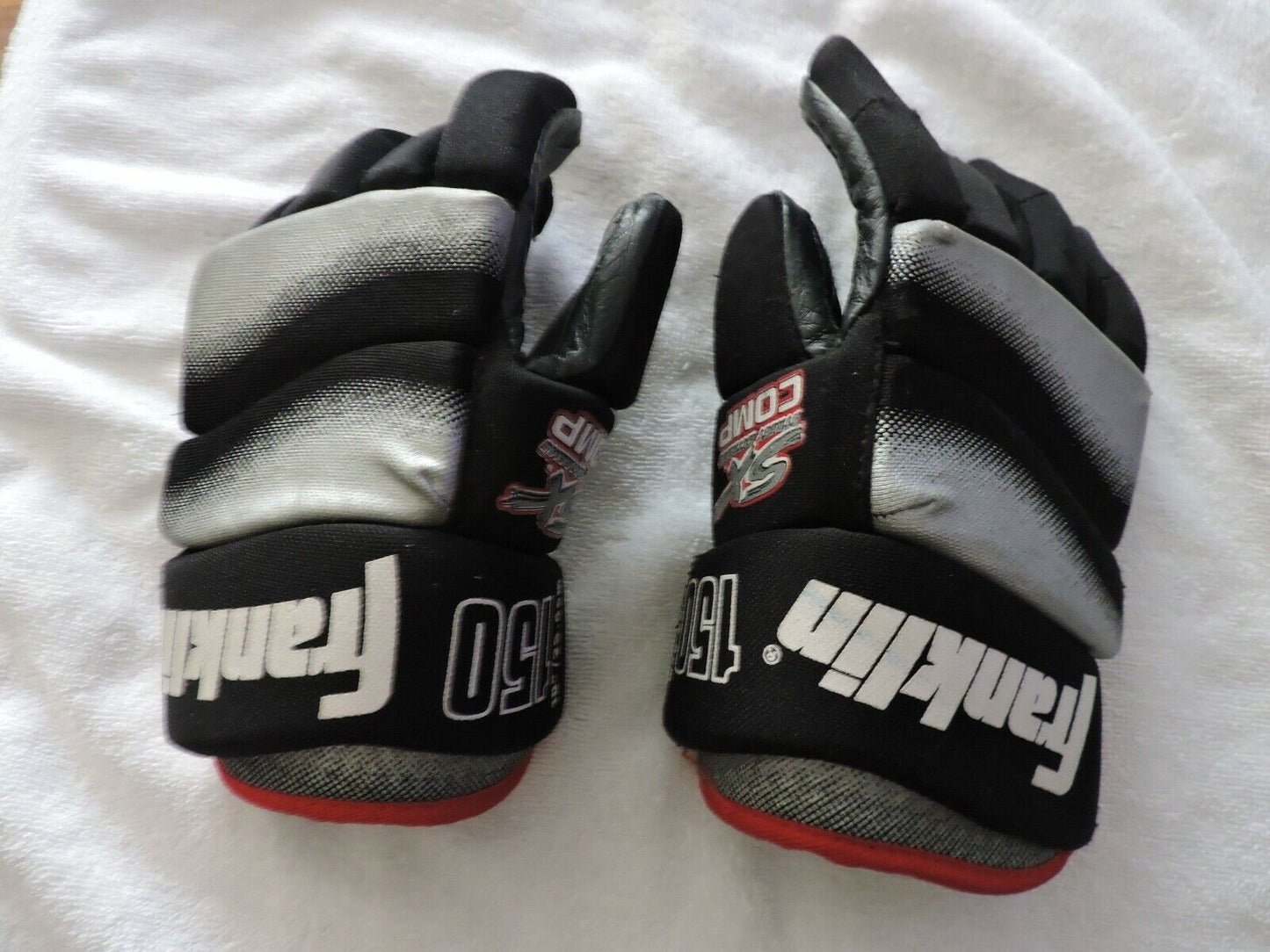 FRANKLIN STREET EXTREME COMP GLOVES  (BLACK AND SILVER AND RED)