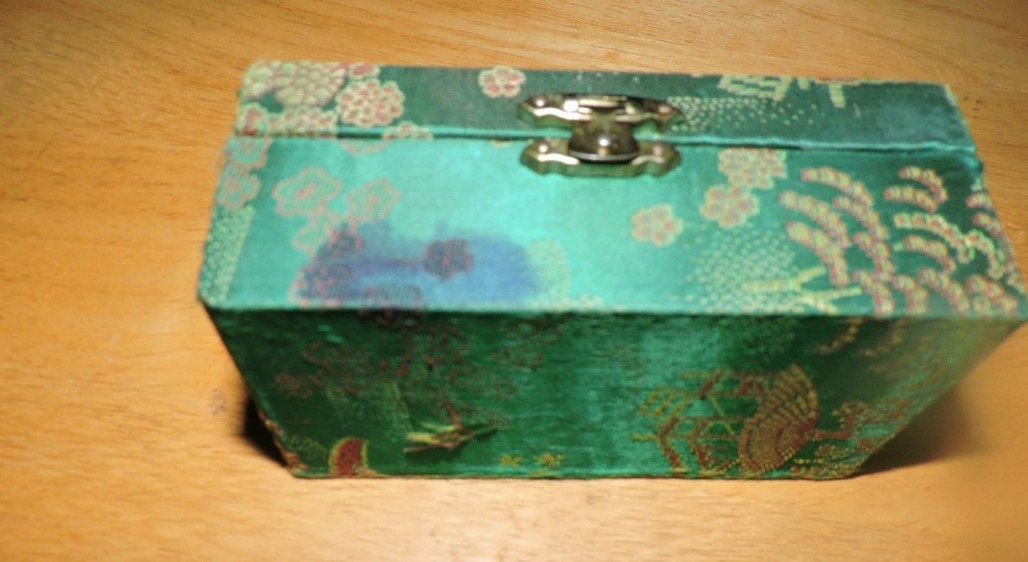 PAINTED CHINESE STRESS/MASSAGE HAND BALLS IN DECORATIVE BOX