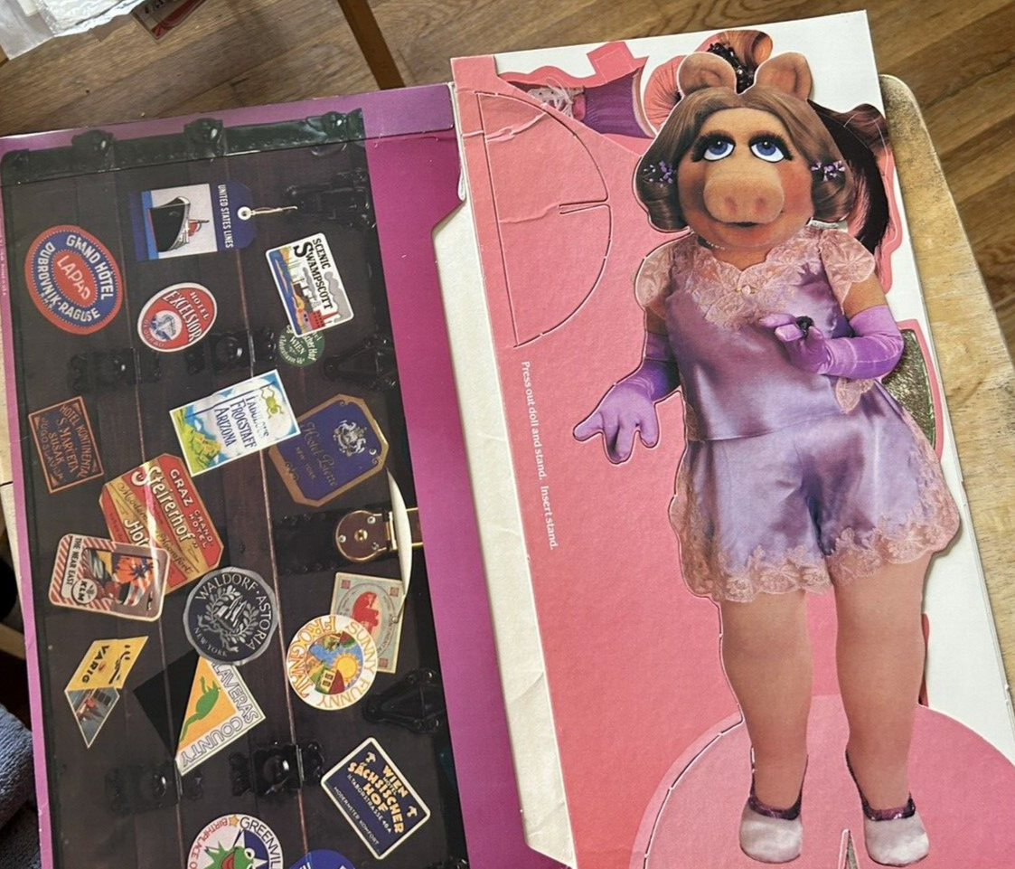 MISS PIGGY PAPER DOLL--COLORFORMS--1980