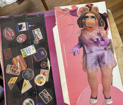 MISS PIGGY PAPER DOLL--COLORFORMS--1980
