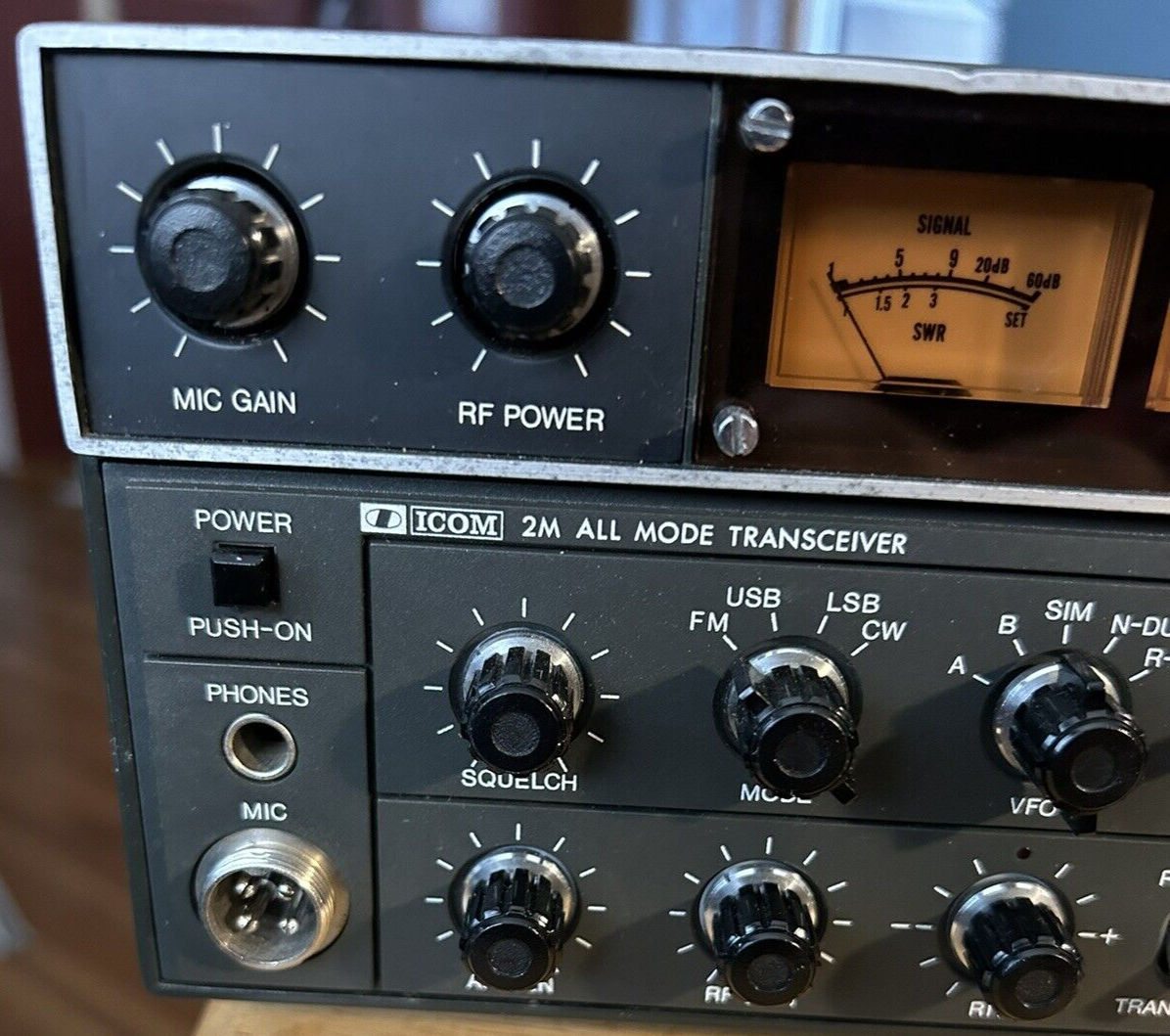 ICOM VHF TRANSCEIVER MODEL IC-211 BASE STATION (HAM RADIO)