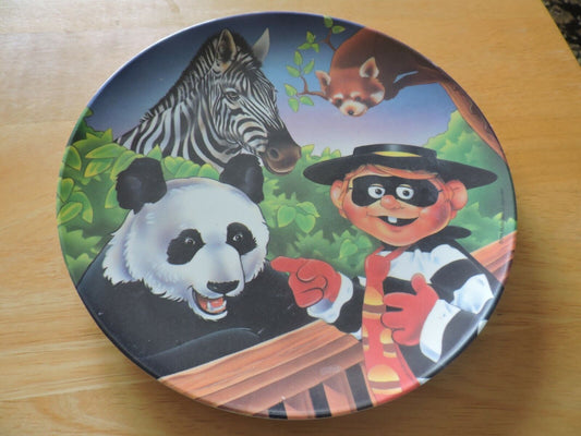 MCDONALS 1996--FUN PLATE--HAMBURGLAR WITH ANIMALS