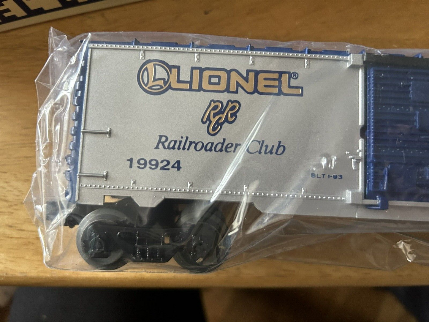 LIONEL ELECTRIC TRAINS 1993 LIONEL RAILROADER CLUB 19924