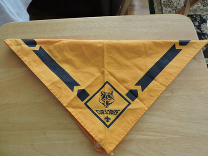 CUB SCOUT NECKERCHIEF--YELLOW