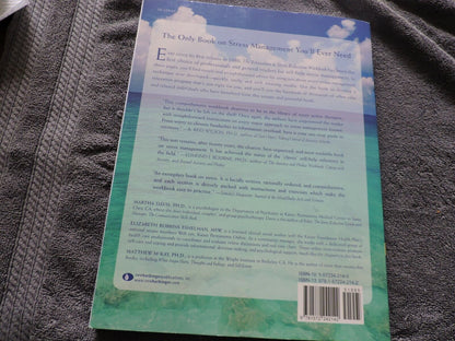 THE RELAXATION & STRESS REDUCTION WOOKBOOK  5TH EDITON--2001