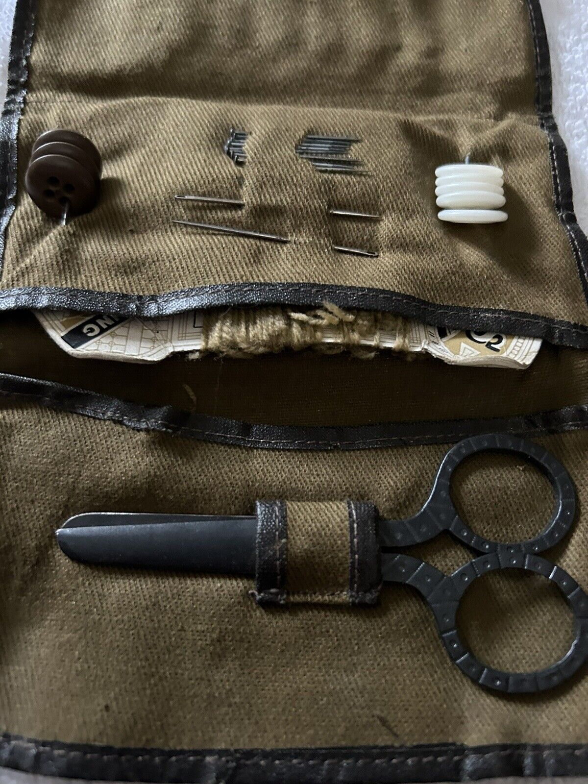VINTAGE BOY SCOUT SEWING KIT