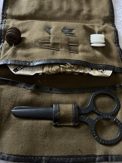 VINTAGE BOY SCOUT SEWING KIT
