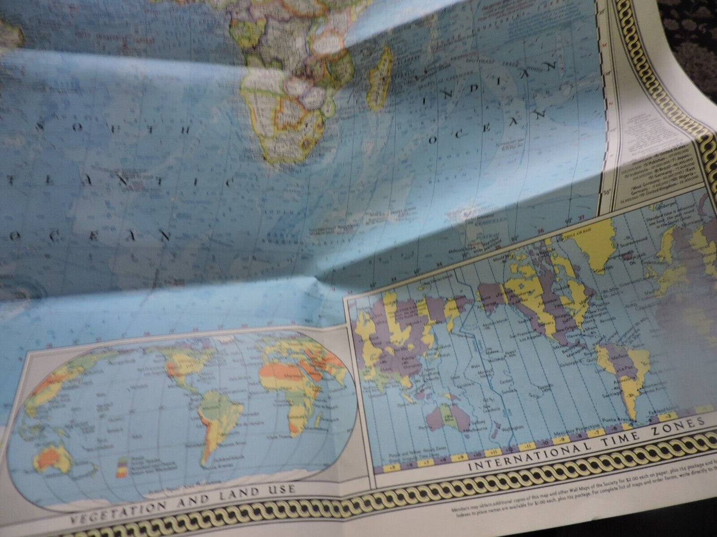 THE WORLD: THE NATIONAL GEOGRAPHIC MAGAZINE MAP, 1970