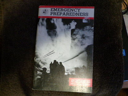 Emergency Preparedness Boy Scout Merit Badge Book-1972 Edition