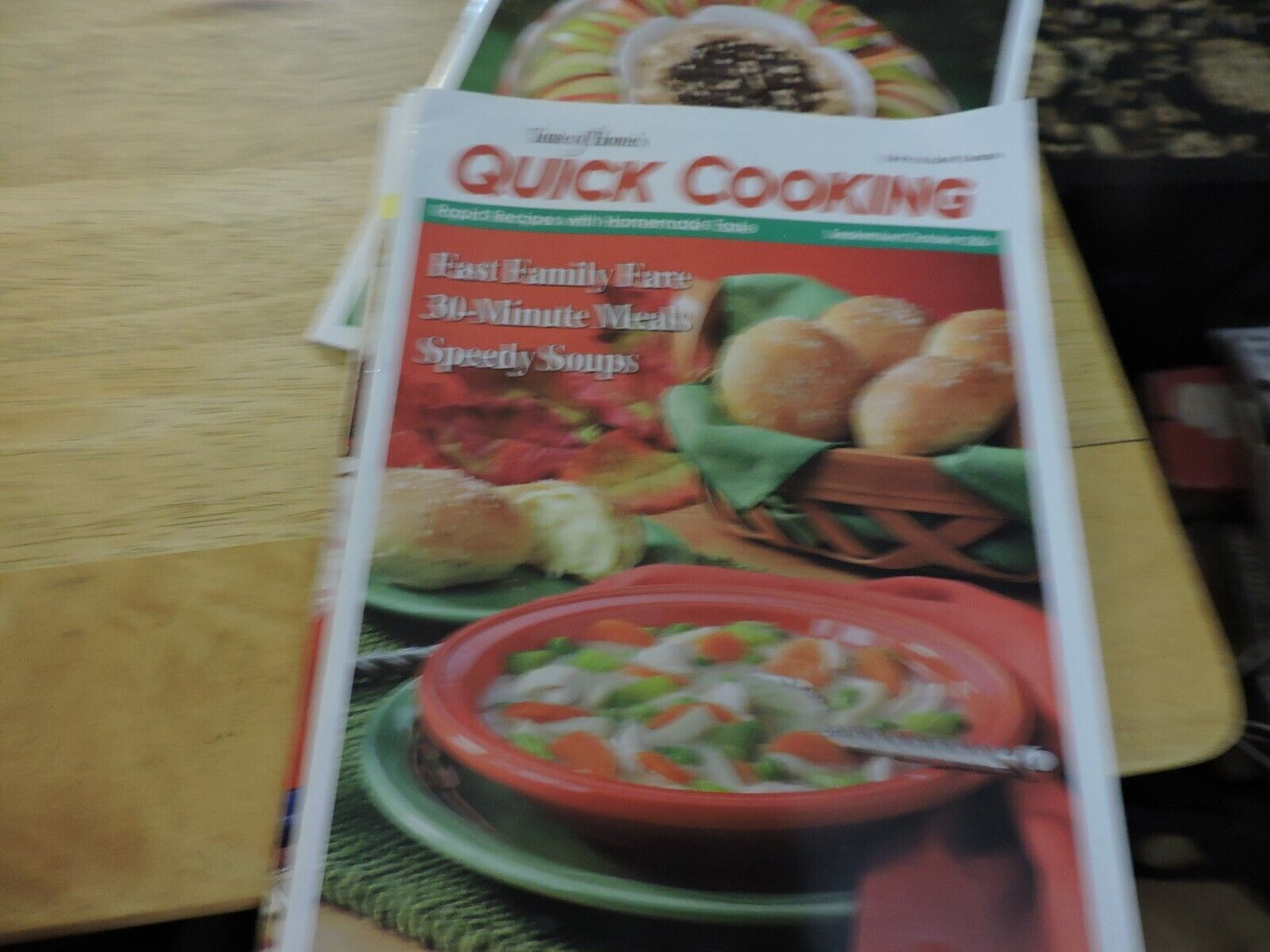 TASTE OF HOME'S QUICK COOKING MAGAZINES (5) 2004