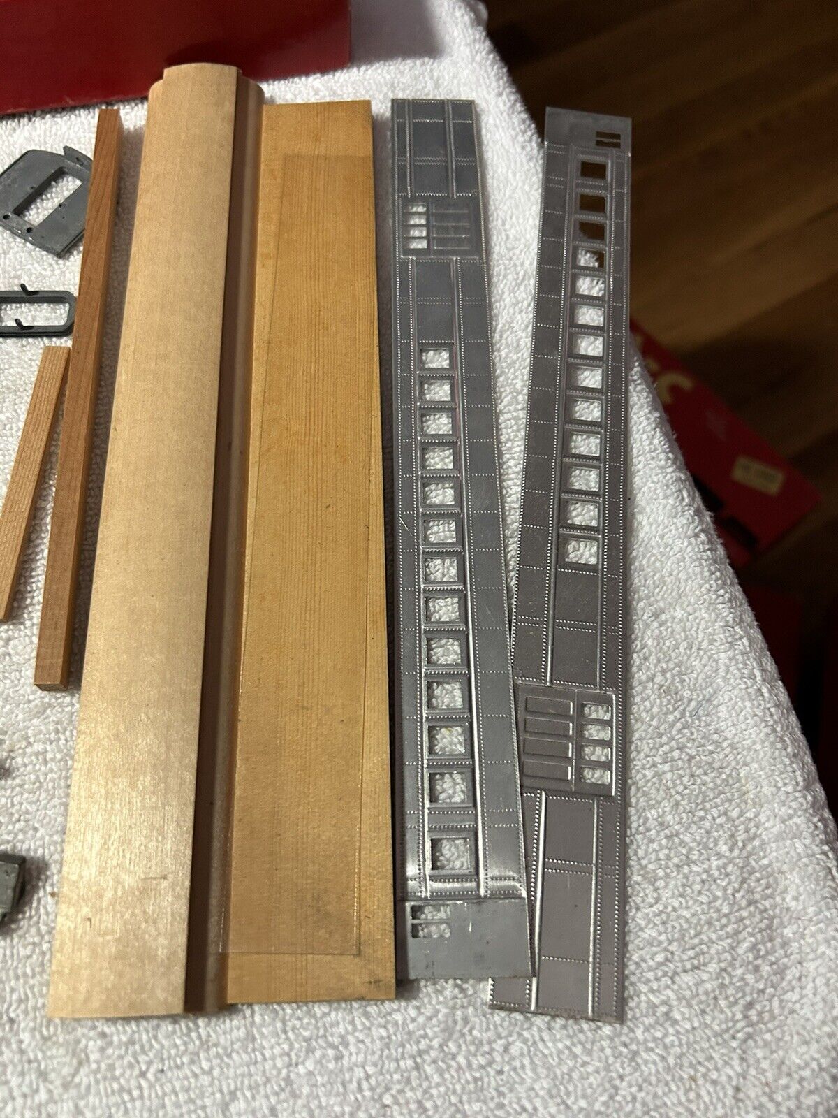 SILVER SIDES HO PASSENGER KIT:68' NYC BAGGAGE COUCH--JC MODELS