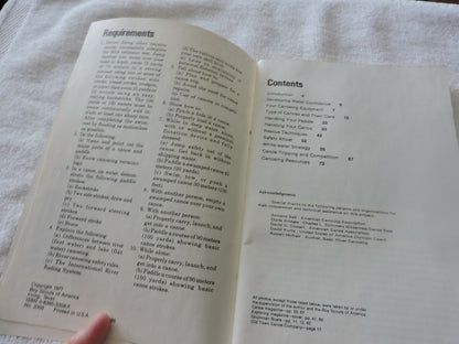 CANOEING BOY SOUTS MERIT BADGE BOOK 1986 PRINTING OF 1981 REVISION