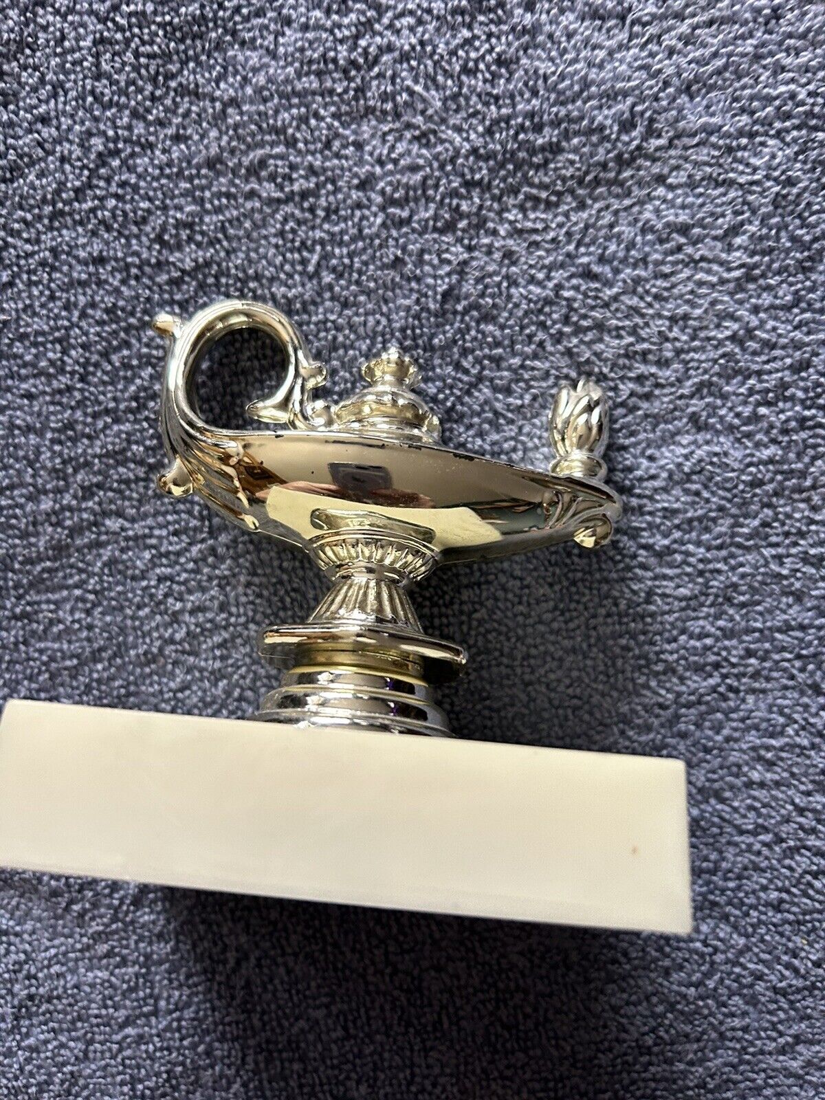 TROPHY:  " ALADDINS LAMP" 0 4 .25 X 3.5 X 3 INCHES