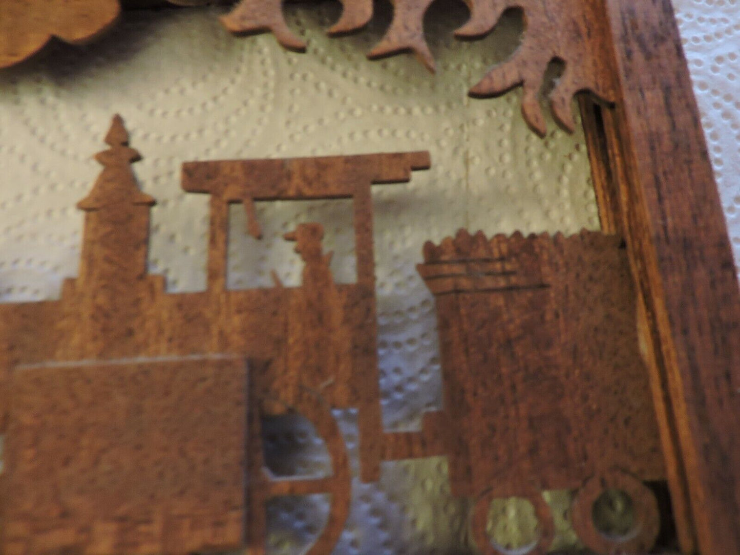 WOODEN LOCOMOTIVE HAND CRAFTED WALL HANGING 7.5 X 4.5 INCHES