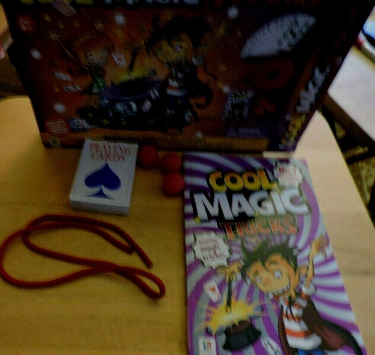 COOL MAGIC TRICKS NEW--CARDS, ROPE, 3 FOAM  BALLS, BOOK  OF COOL MAGIC TRICKS