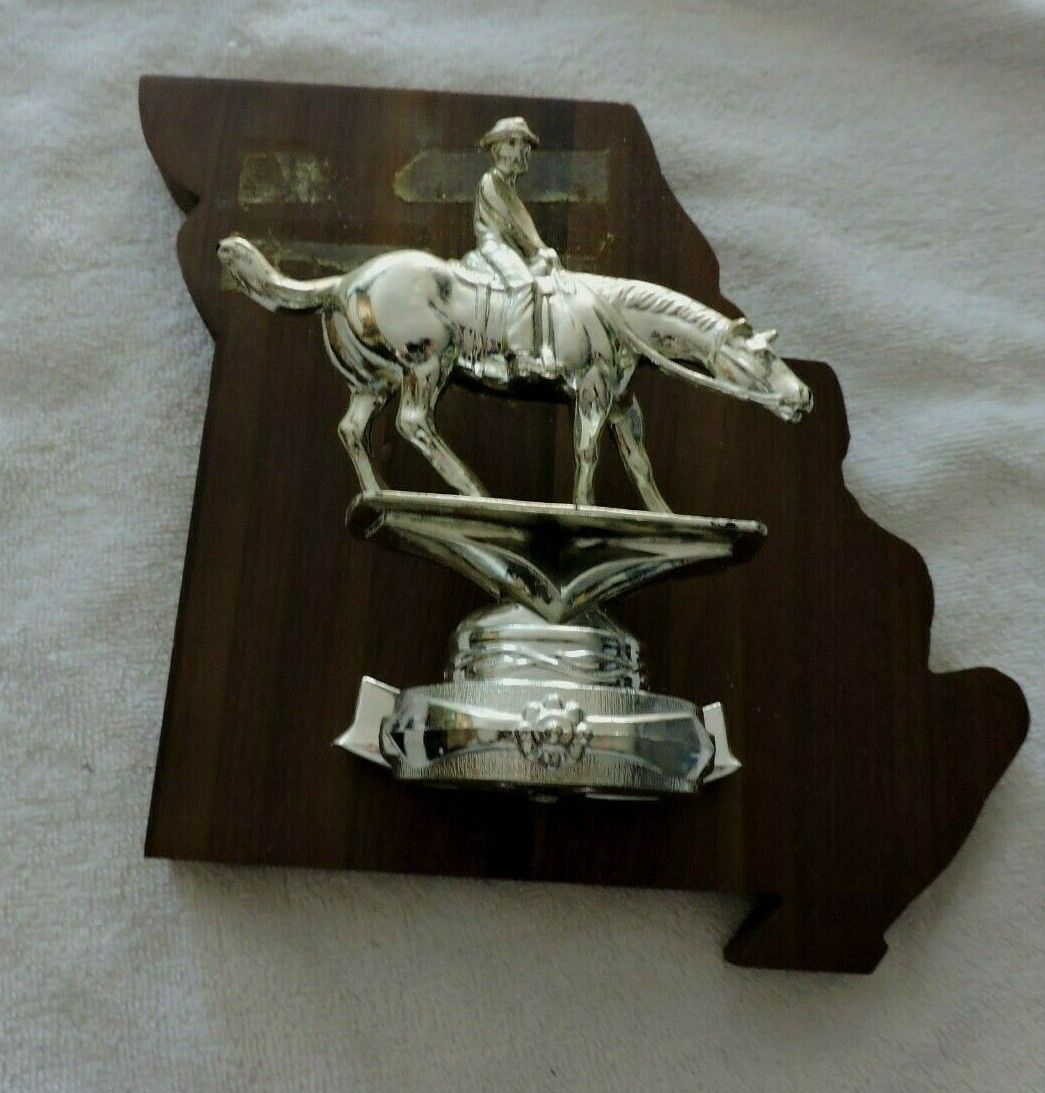 MISSOURI HORSEMANSHIP TROPHY--READY FOR A NEW NAME PLATE 7.5X7 INCHES