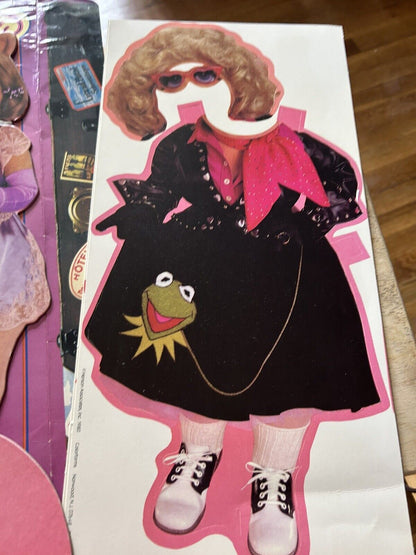 MISS PIGGY PAPER DOLL--COLORFORMS--1980
