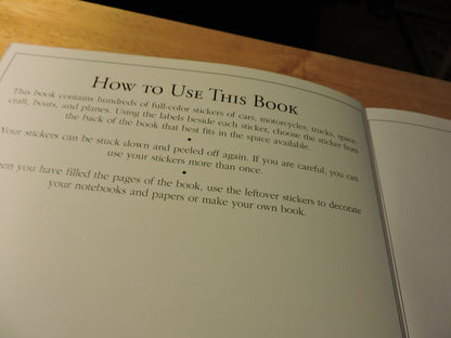 THE GIANT STICKER BOOK OF THINGS THAT GO! CREATE YOUR OWN PICTURE BOOK HUNDREDS