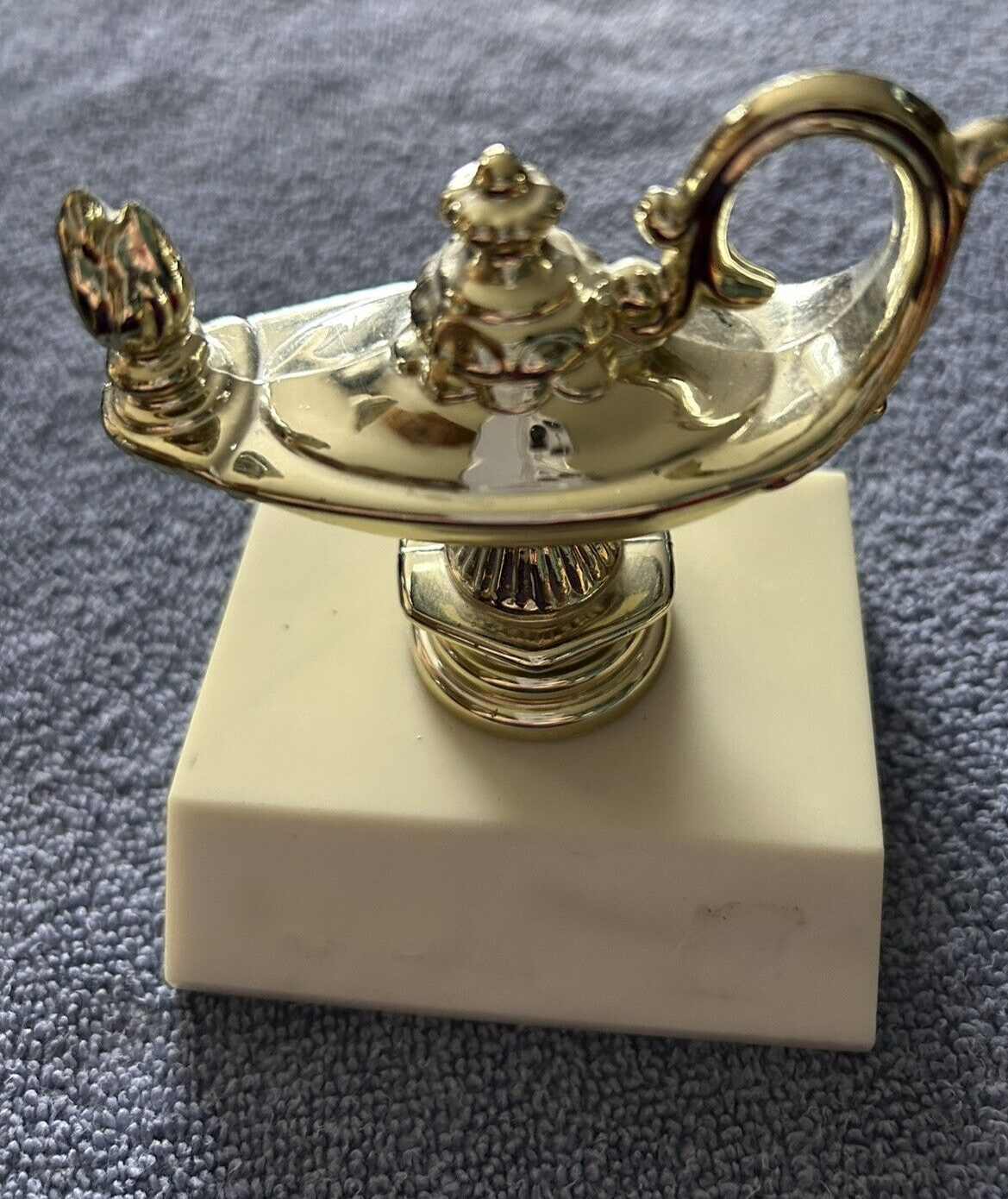 TROPHY:  " ALADDINS LAMP" 0 4 .25 X 3.5 X 3 INCHES