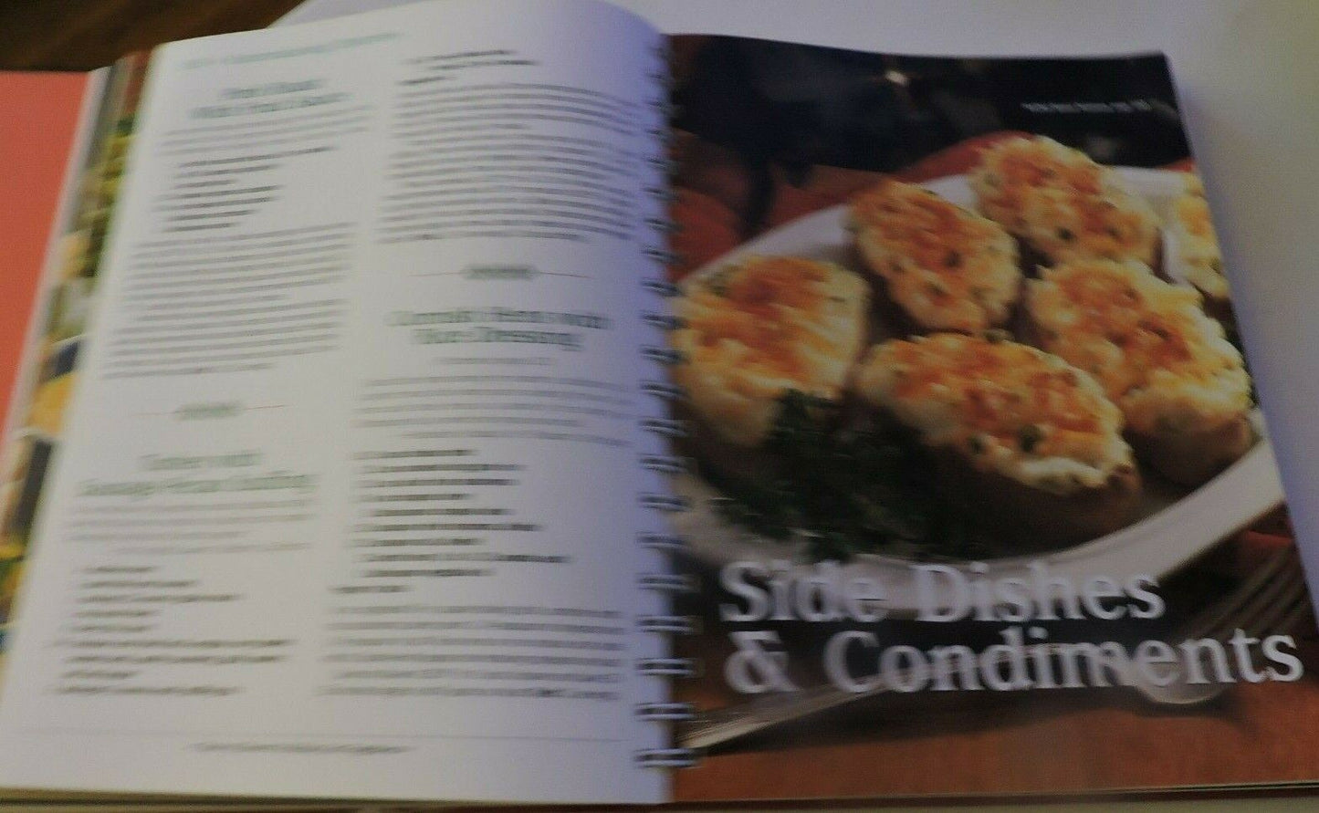 TASTE OF HOME'S HOLIDAY GET-TOGETHERS 2006  540 FESTIVE RECIPES