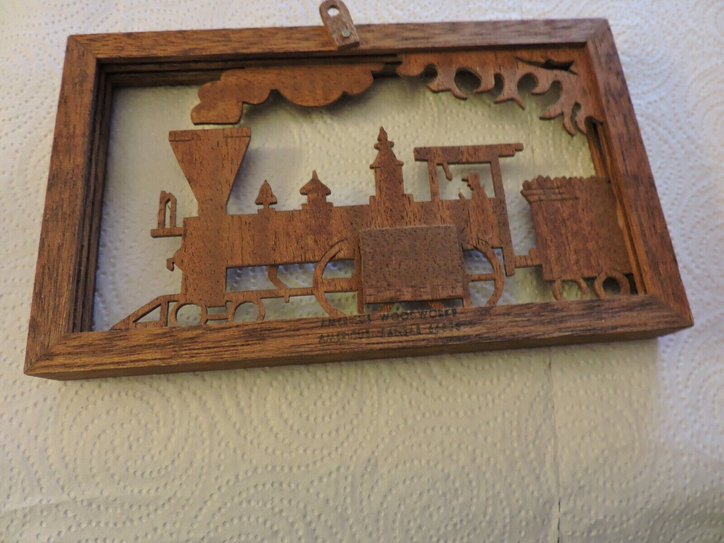 WOODEN LOCOMOTIVE HAND CRAFTED WALL HANGING 7.5 X 4.5 INCHES