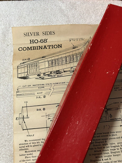 SILVER SIDES HO PASSENGER KIT:68' NYC BAGGAGE COUCH--JC MODELS