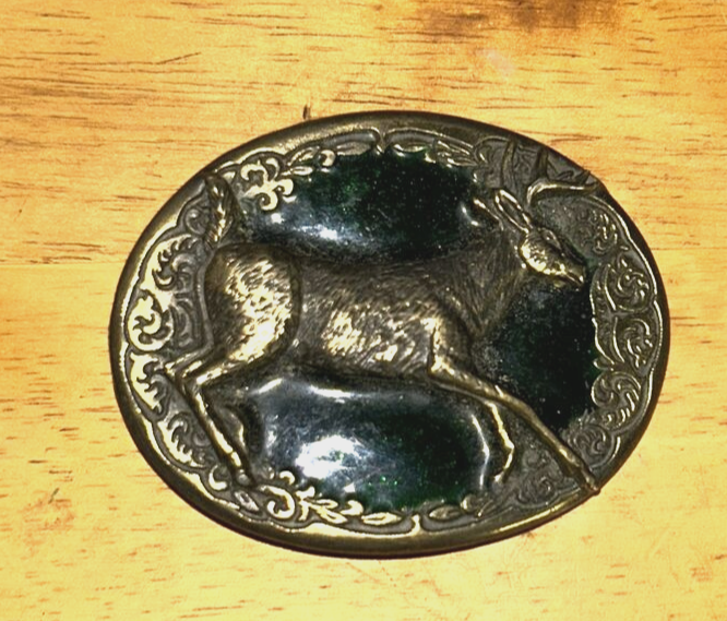 The Great American Buckle Co: Deer With Green Background