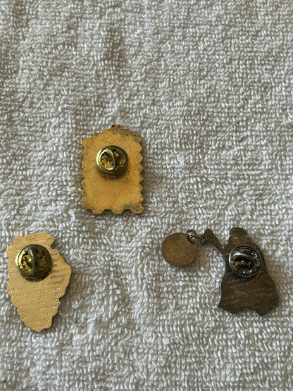 ILLINOIS SOFTBALL PINS:(3) OUTLAWS FASTPITCH, DECANTAUR STING, CENTRAL GIRLS