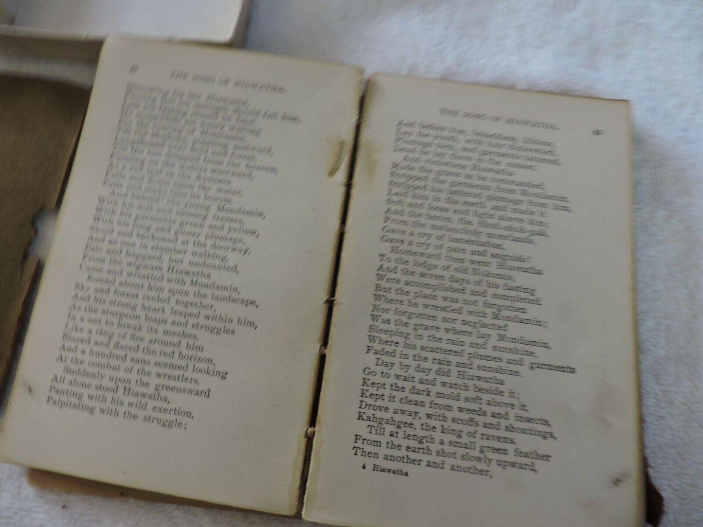VINTAGE 1900'S "THE SONG OF HIAWATHA" BY HENRY WADSWORTH LONGFELLOW