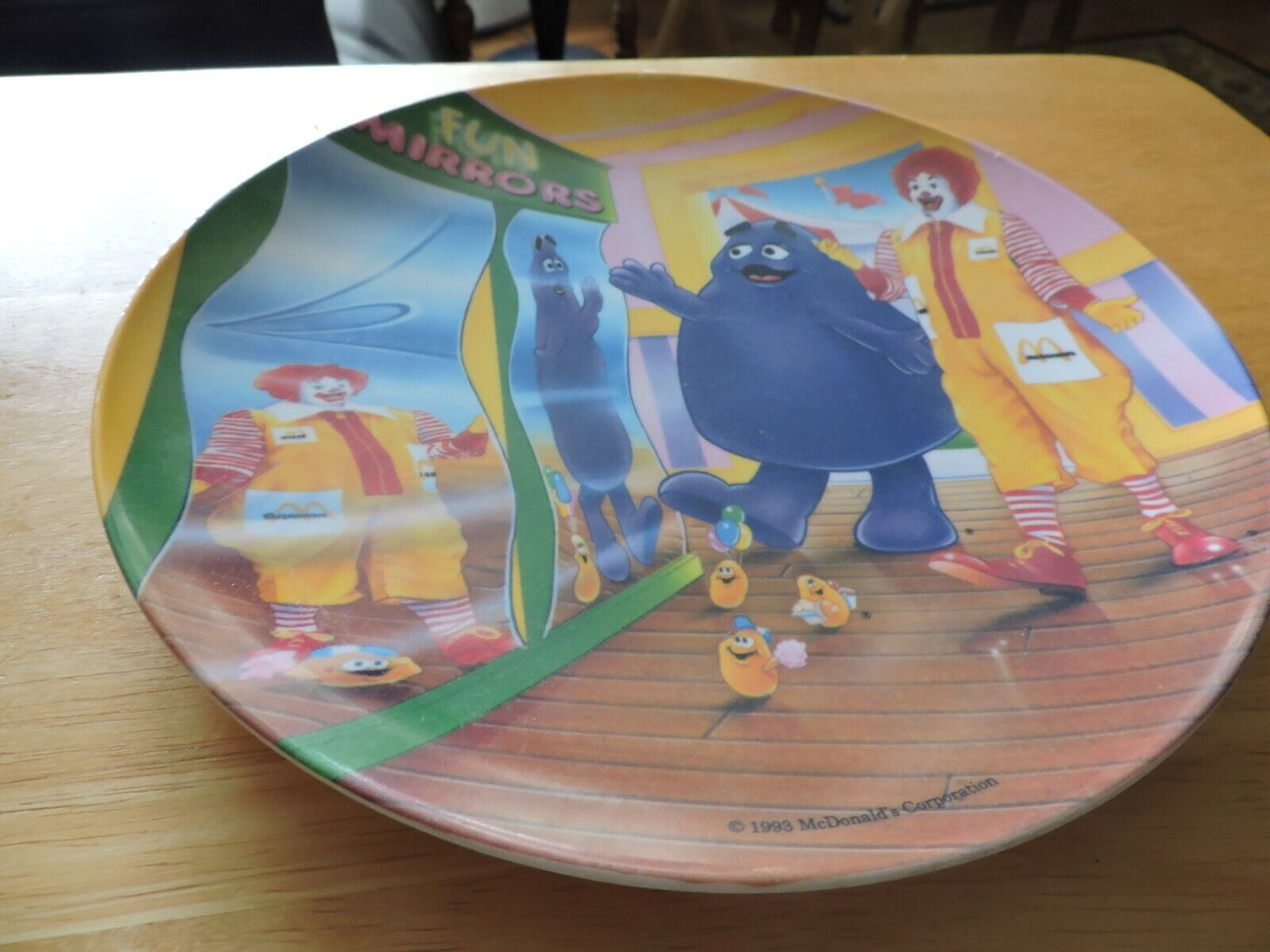 MCDONALS 1993 FUN PLATE--"FUN MIRRORS"