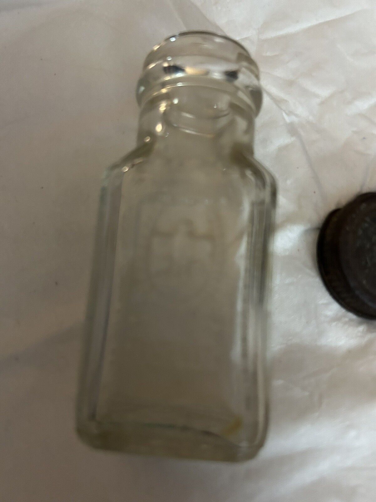 CLEAR VINTAGEBOTTLE WITH METAL SCREW ON CAP(EMPTY)