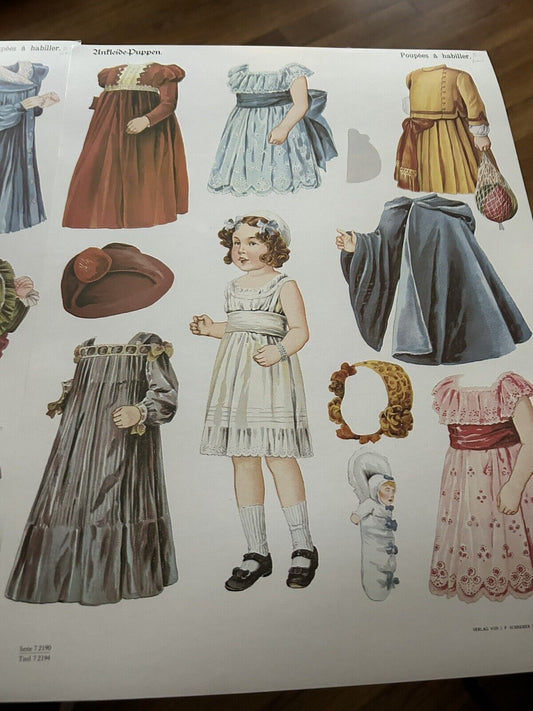PAPER DOLLS:  POUPEES A HABILLER YOUNG FEMALES